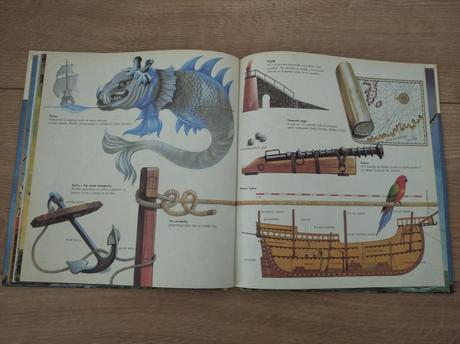 Pekná staršia kniha plachetnice,