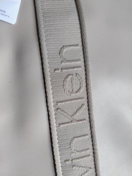 Kabelka cena s poštovným, calvin klein