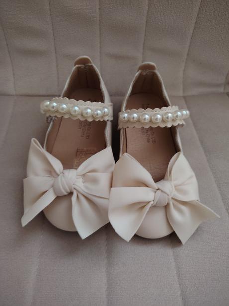 Krémové topánky balerínky s mašličkou, 22