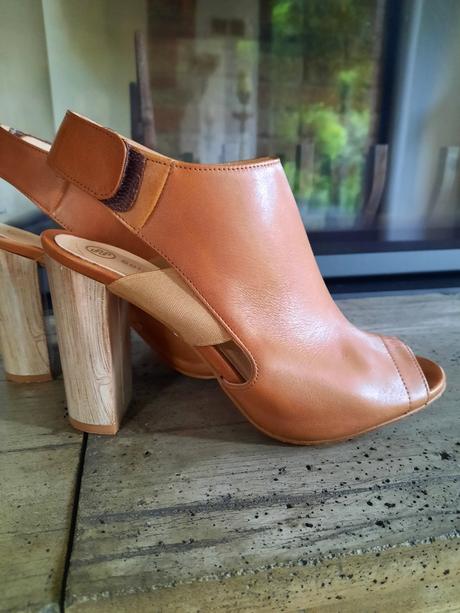 Kožené sandale, 37