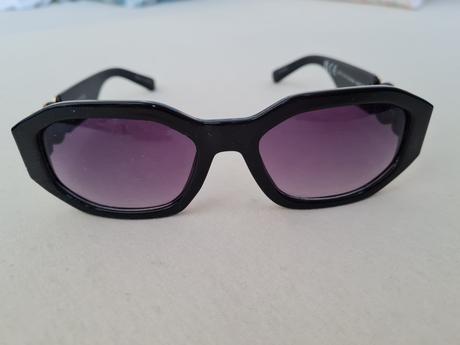 Slnečné okuliare, pieces