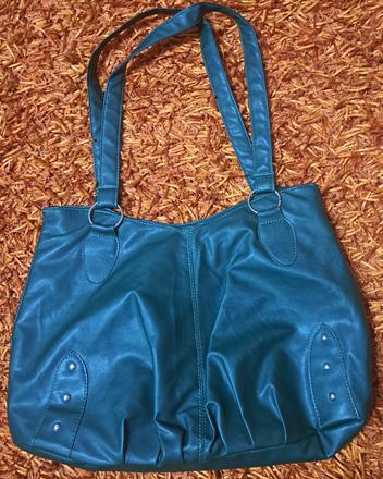 Dámska kabelka na plece, 