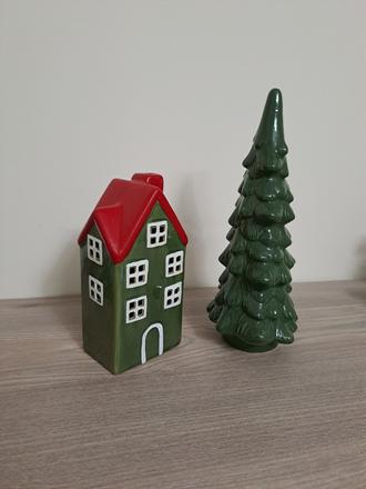 Vianočný domček a stromček,