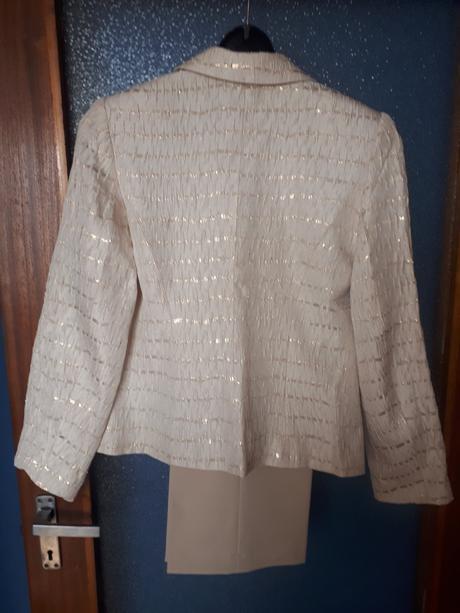 Nohavicový kostým, 38