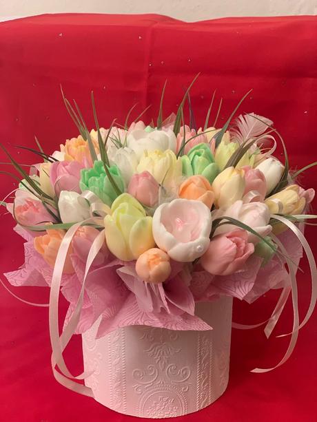 Veľká mydlova kytica v boxe, 