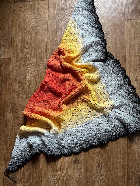 Šatka ručná práca,