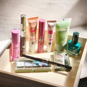 Testuje balík dekoratívnej kozmetiky zn. alverde NATURKOSMETIK od dm!