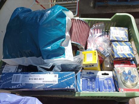 Náhradné diely do aut, 