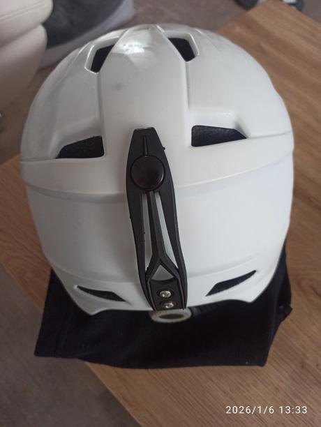 Lyžiarska prilba, s