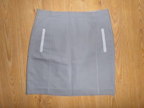 Šedá minisukňa, m