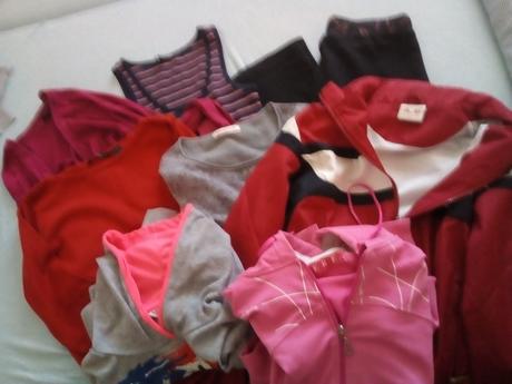 Balík oblečenia s, s