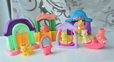 Ihrisko s mačičkami,