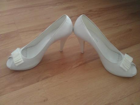 Biele lodičky zn butoom, 39