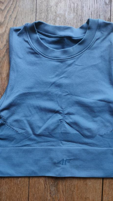 Top, xs