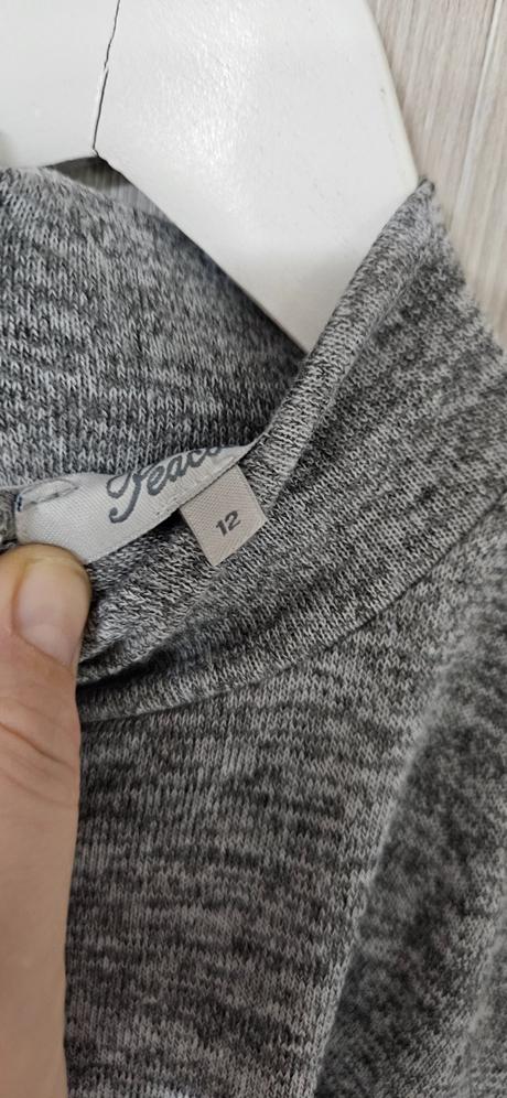 Sivý pulover, m