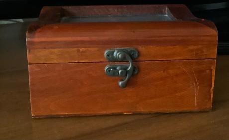 Drevená sperkovnica,