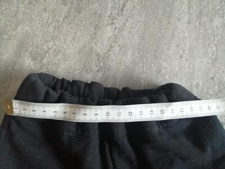 Tepláky čierne s nápletom a vreckami v104, 104