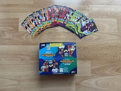 Futbalové karty adrenalyn xl 2027,