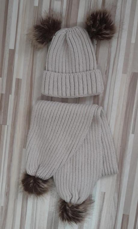 Čiapka so šálom, 74