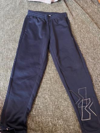 Tepláky kensis, 128