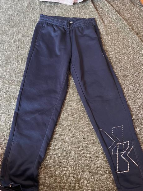 Tepláky kensis, 128