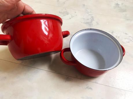 Smaltované kastróliky s pokrievkami, 