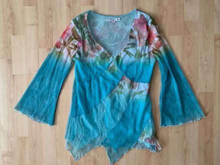 Tyrkysová blúzka s kvetmi, m