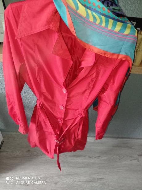 Trenčkot +šatka, 36