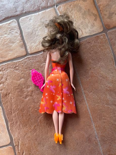 Barbie oranžové saty,