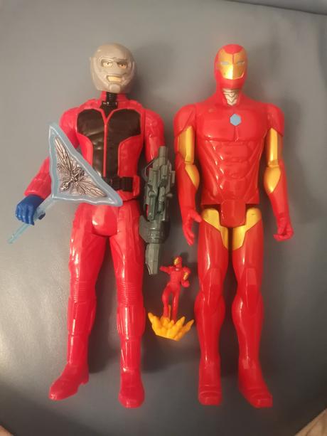 Ironman a antman postavicky, 