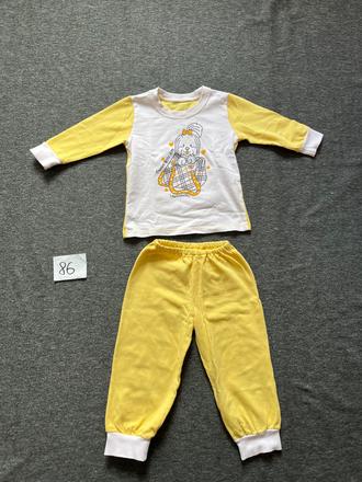 Dvojdielne pyžamo, 86