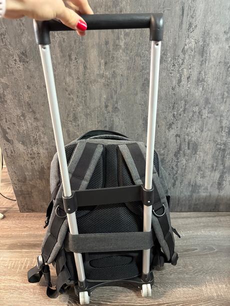 Bestway cestovny ruksak s odopinatelnymi kolieskam, 