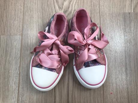 Tenisky s mašľovými šnúrkami, lupilu,25