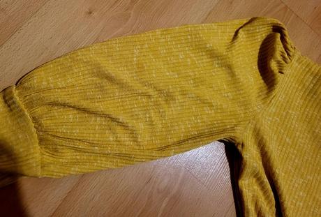 Krásny pletený pulover s puffy rukávmi, 