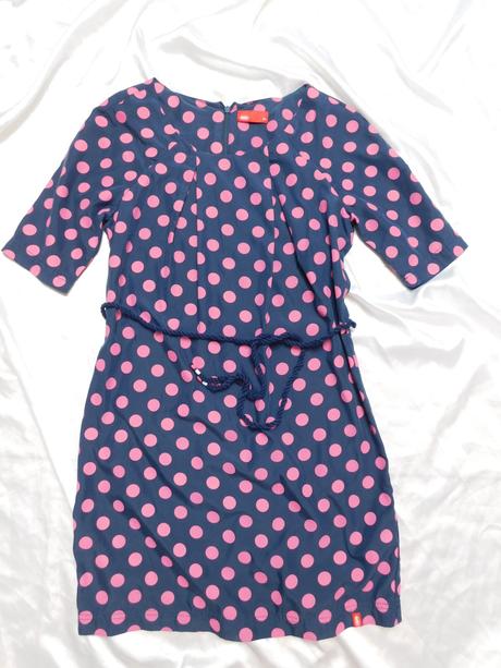 Velmi pekne bodkovane šaty, 34