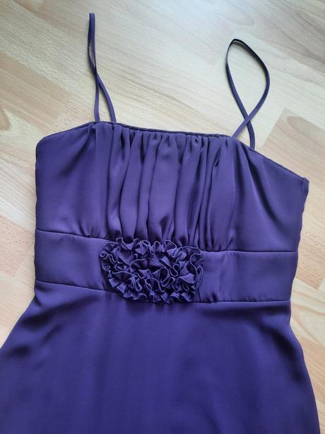 Dámske spoločenské šaty, 36