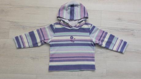 Fialová mikina, 104