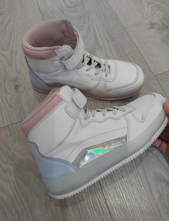 Vyššie tenisky, reserved,35