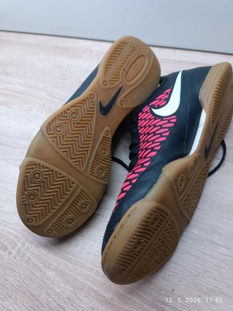 Halovky, nike,37
