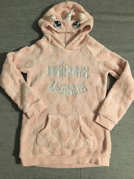 Mikina  a svetriky, 122–134