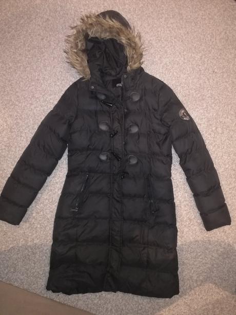 Čierna dlhá bunda, s