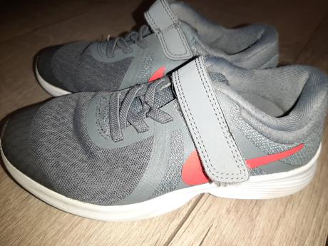 Balík oteplovacky, tenisky, tričko, 122–134