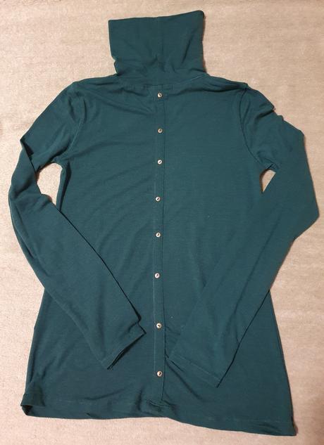 Bsk rolak s gombikmi vzadu, bershka,s