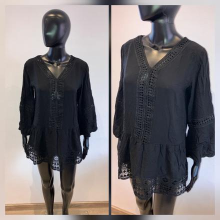 Dámske čierne mini šaty s čipkou, m