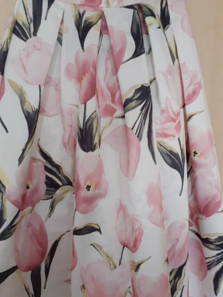 Dlhá saténová sukňa,