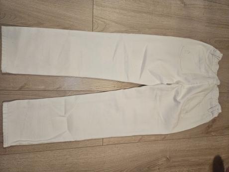 Biele popísané rifle, 152