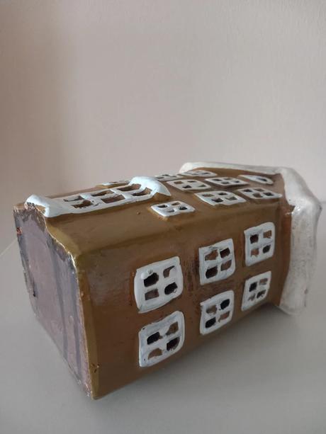 Keramický domček na čajovku 20x12x8 cm,