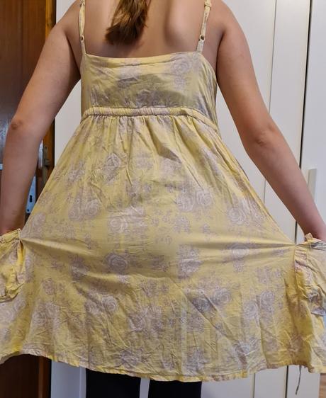 Žlté šaty, s