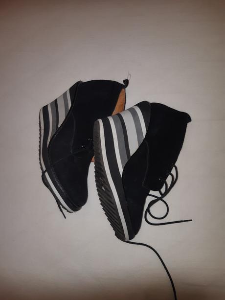 Obuv č- 37 na platforme zn.la strada -3,5e, 37