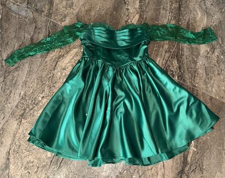 Smaragdové šaty, s